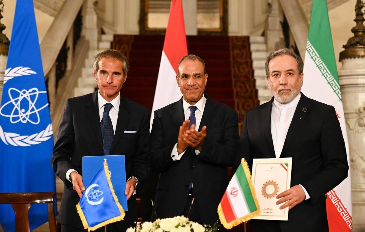 توافق اخیر ایران و آژانس بین‌المللی انرژی اتمی در قاهره، نتیجه بررسی‌های دقیق در شورای عالی امنیت ملی و با هدف مدیریت بحران‌های ناشی از جنگ دوازده روزه علیه کشور و بازسازی اعتماد در عرصه بین‌المللی به امضا رسید. با این حال، واکنش‌های زود هنگام و شتاب‌زده در فضای سیاسی کشور نشان داد که همچنان میان ضرورت کارشناسی و بیان مواضع، فاصله‌ای وجود دارد؛ این در شرایطی است که پرونده هسته‌ای ایران از چنان اهمیتی برخوردار است که هر موضع‌گیری در قبال آن به ویژه از سوی نمایندگان مجلس شورای اسلامی می‌تواند تبعات اقتصادی، اجتماعی و دیپلماتیک به همراه داشته باشد.