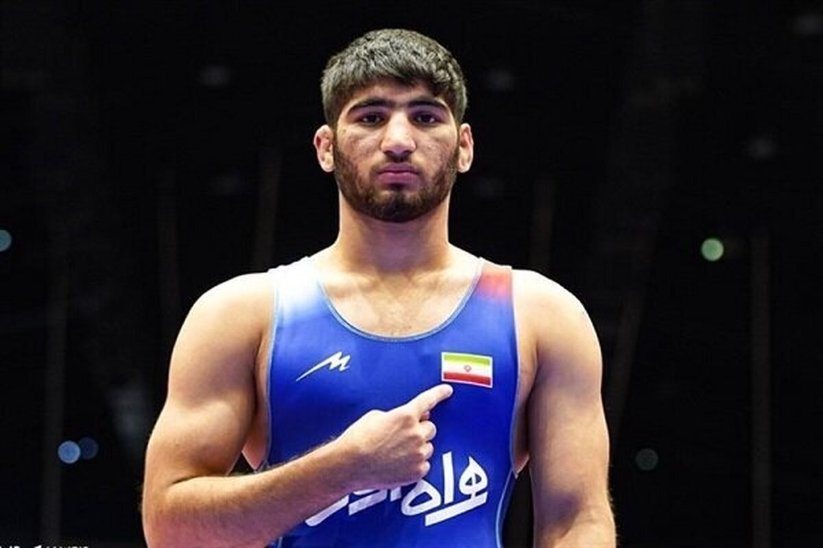 علیرضا عبدولی در اولین مسابقه خودش در مسابقات کشتی قهرمانی جهان، حریف اسپانیایی را شکست داد.