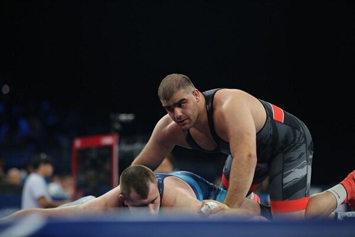 میرزازاده کشتی‌گیر وزن ۱۳۰ کیلوگرم کشورمان موفق به ضربه فنی حریف فنلاندی خود و راهی نیمه نهایی شد.
