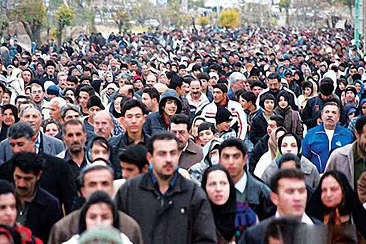 فاصله طبقاتی ایرانی‌ها در سال ۱۴۰۳ کم شد