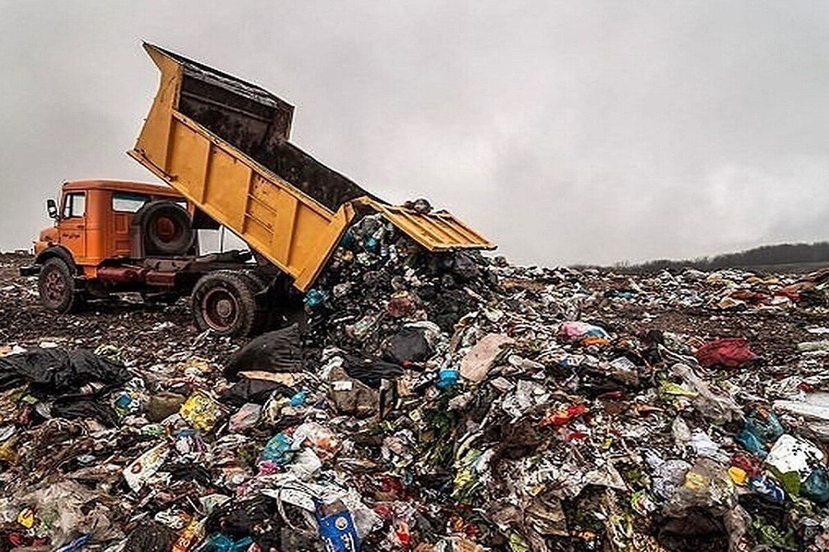 مدیرکل هماهنگی و نظارت بر خدمات شهری شهرداری مشهد گفت: به طور معمول، میانگین وزن زباله‌ای که در هر دقیقه در مشهد دفن می‌شود، معادل سه دستگاه اتوبوس است که حدود ۴۰ درصد از این مقدار می‌تواند از طریق تفکیک از مبدأ کاسته شود.