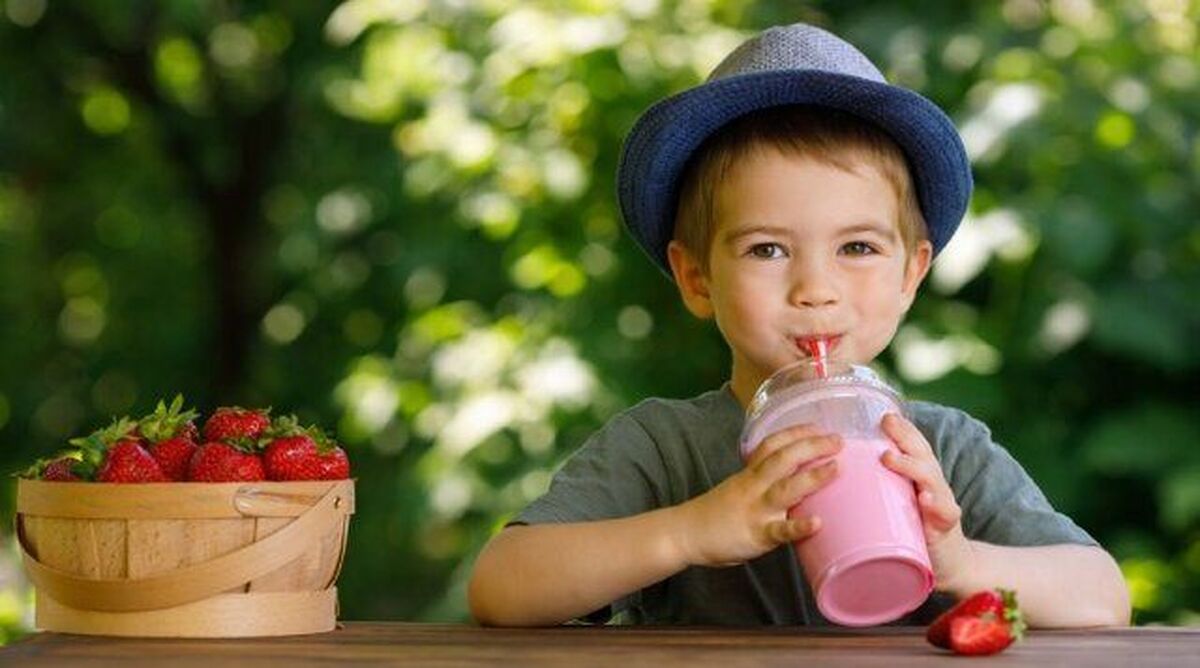 حقایقی درباره شیر طعم‌دار| شیر ساده بهترین گزینه برای کودکان است