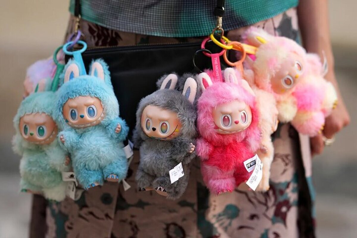 کارشناسان نسبت به خرید لبوبو هشدار دادند چراکه معتقدند این فقط خرید یک عروسک نیست بلکه انتخاب یک سبک زندگی است.