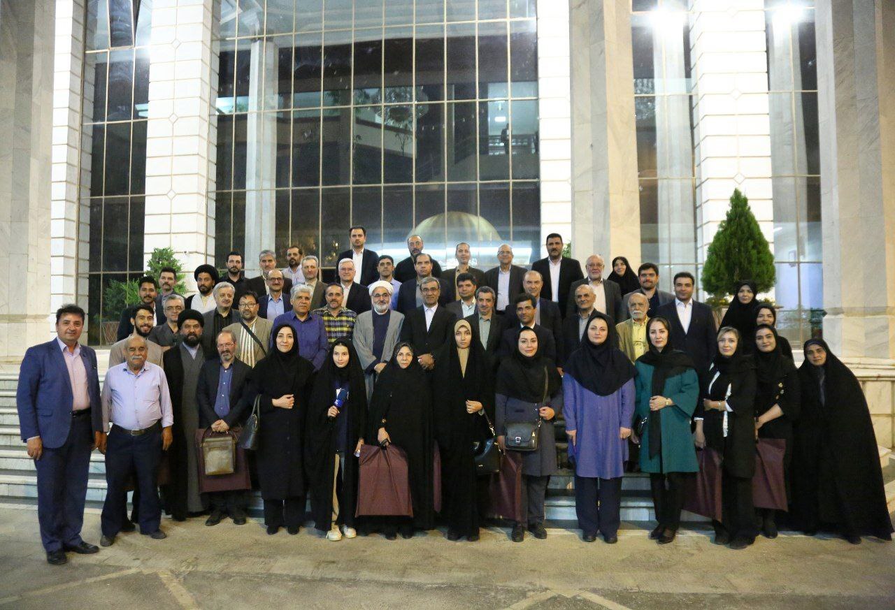 استاندار خراسان رضوی در جمع شاعران: تقویت پیوندهای فرهنگی بیشتر از دیوارکشی مرزی امنیتساز است استاندار خراسان رضوی در جمع شاعران: تقویت پیوندهای فرهنگی بیشتر از دیوارکشی مرزی امنیتساز است