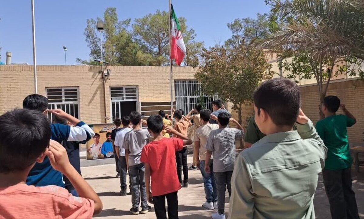 «زنگ جوانه‌ها» ویژه آغاز سال‌تحصیلی ۱۴۰۴ ـ ۱۴۰۵ دانش‌آموزان پایه هفتم نواخته شد.