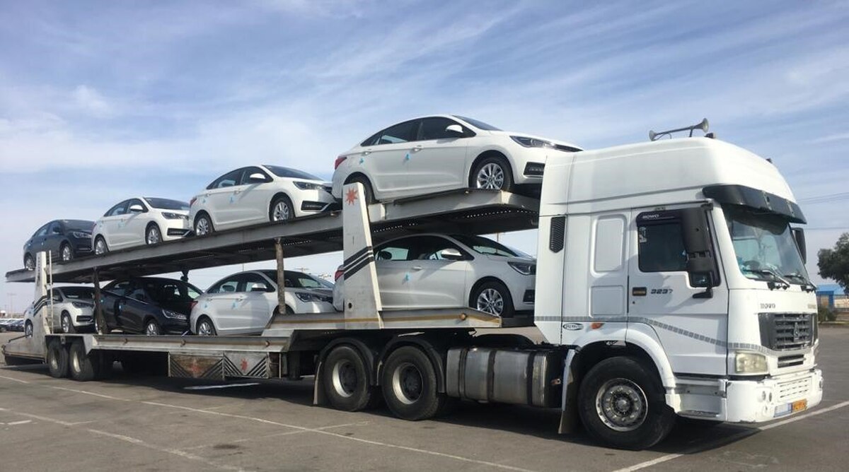 عضو کمیسیون صنایع و معادن مجلس، با بیان اینکه تعرفه ۱۰۰ درصدی واردات خودرو بازار را به سمت انحصار بیشتر سوق می‌دهد، گفت: ارائه لایحه اصلاحی دولت برای اعمال تغییراتی در قانون می‌تواند فرصتی برای بازنگری کلی سیاست‌های واردات باشد.