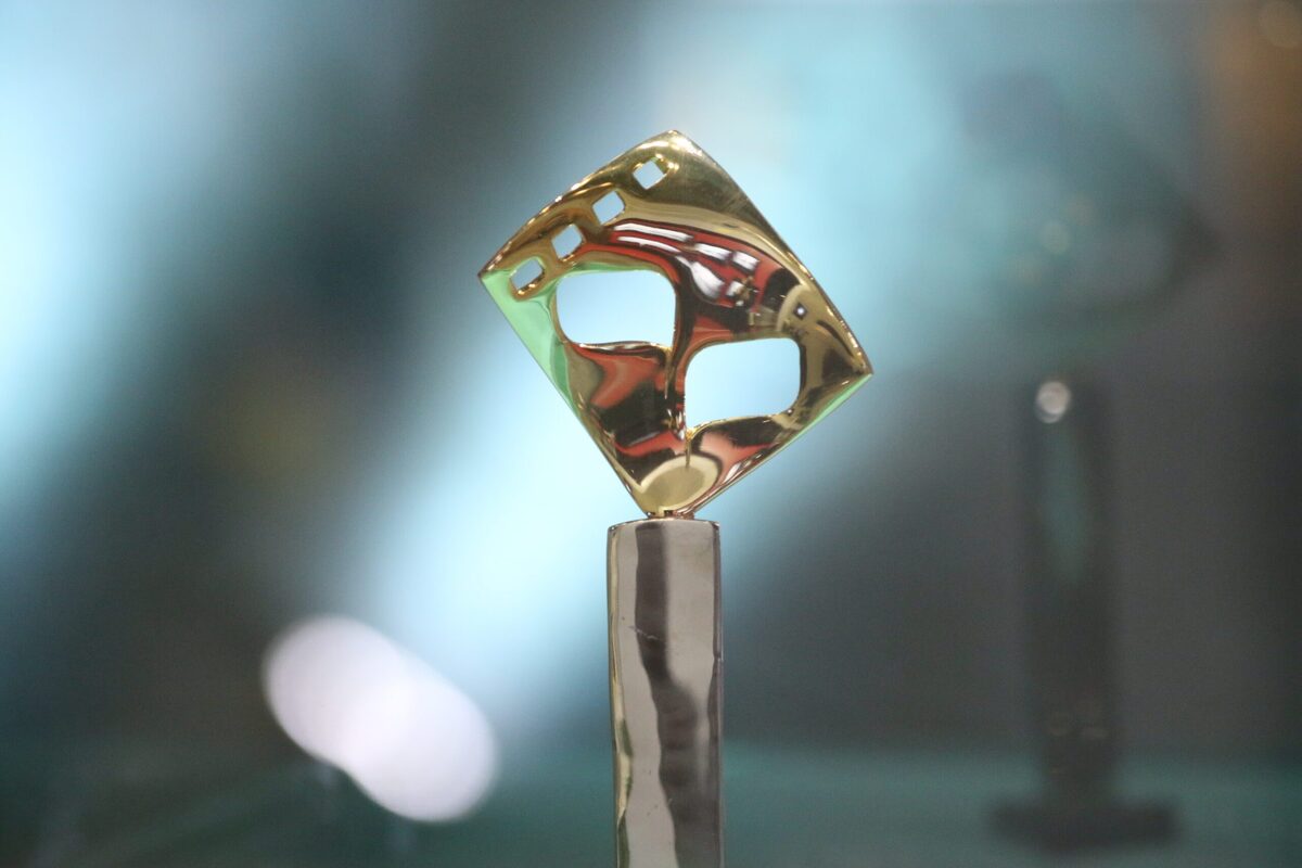 راهیابی «گل، قرمز و آبی» اثر هنرمند مشهدی به بخش فیلم‌های تجربی جشنواره فیلم کوتاه تهران