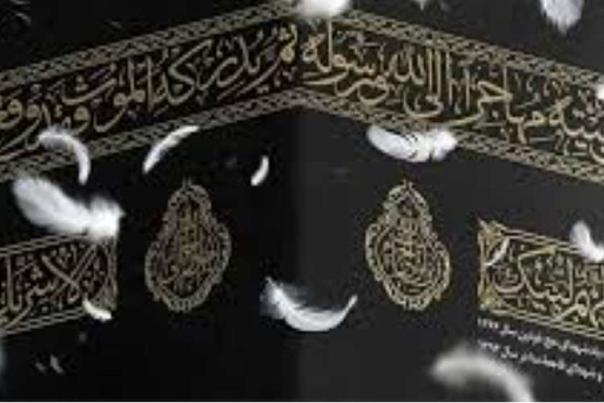 معاون فرهنگی و آموزشی بنیاد شهید و امور ایثارگران از برگزاری برنامه لاله‌های سفید، بزرگداشت شهدای فاجعه منا در هفته دفاع مقدس خبر داد.