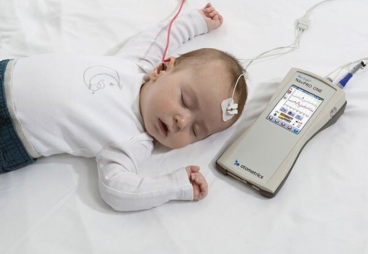 مدیرکل دفتر توانبخشی حرفه‌ای و توانپزشکی گفت: برنامه‌های پیشگیری همچون مشاوره ژنتیک و غربالگری شنوایی نوزادان. خدمات ما عملاً از پیش از تولد آغاز می‌شود، زیرا نقص شنوایی شایع‌ترین اختلال مادرزادی است و از هر هزار تولد، دو نوزاد با درجاتی از کم‌شنوایی متوسط تا شدید به دنیا می‌آیند.