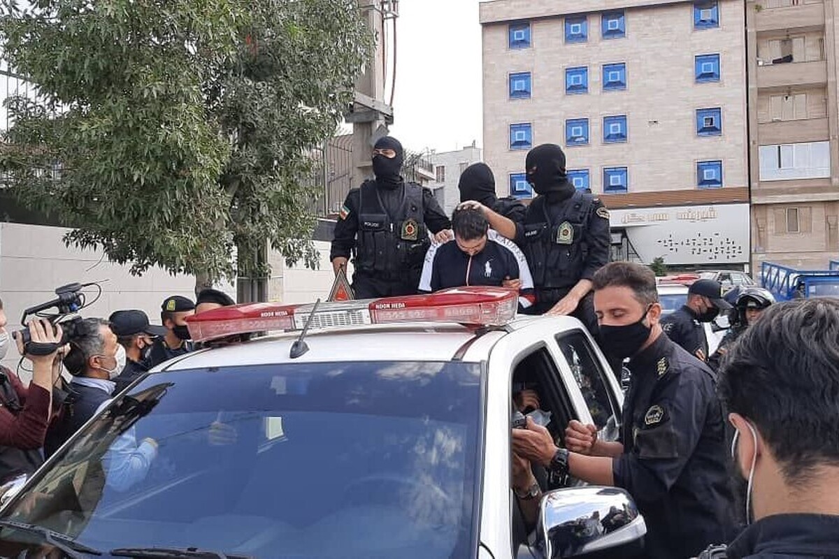 ویدئویی از اراذل‌گردانی در ملأعام شهرستان بروجرد استان لرستان توسط نیروی انتظامی را مشاهده می‌کنید.