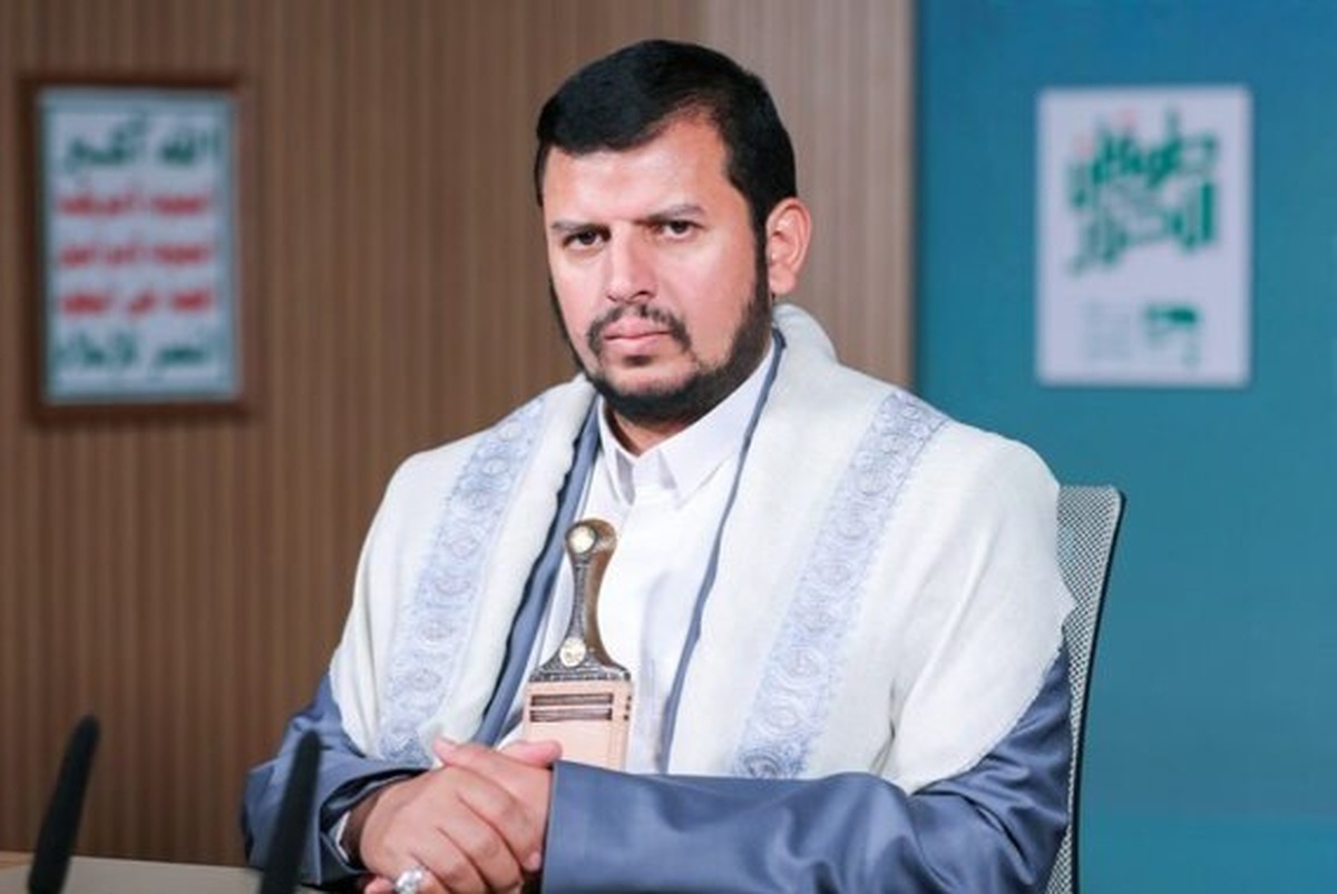 رهبر انصارالله یمن به مناسبت یازدهمین سالروز ملی انقلاب ۲۱ سپتامبر گفت: ملت یمن برای دستیابی به این دستاورد بزرگ آزادی‌بخش اقدام کرد و بر قدرت‌های خارجی، در رأس آن آمریکا که استقلال و حاکمیت کشور را نقض کرده بود، پیروز شد.