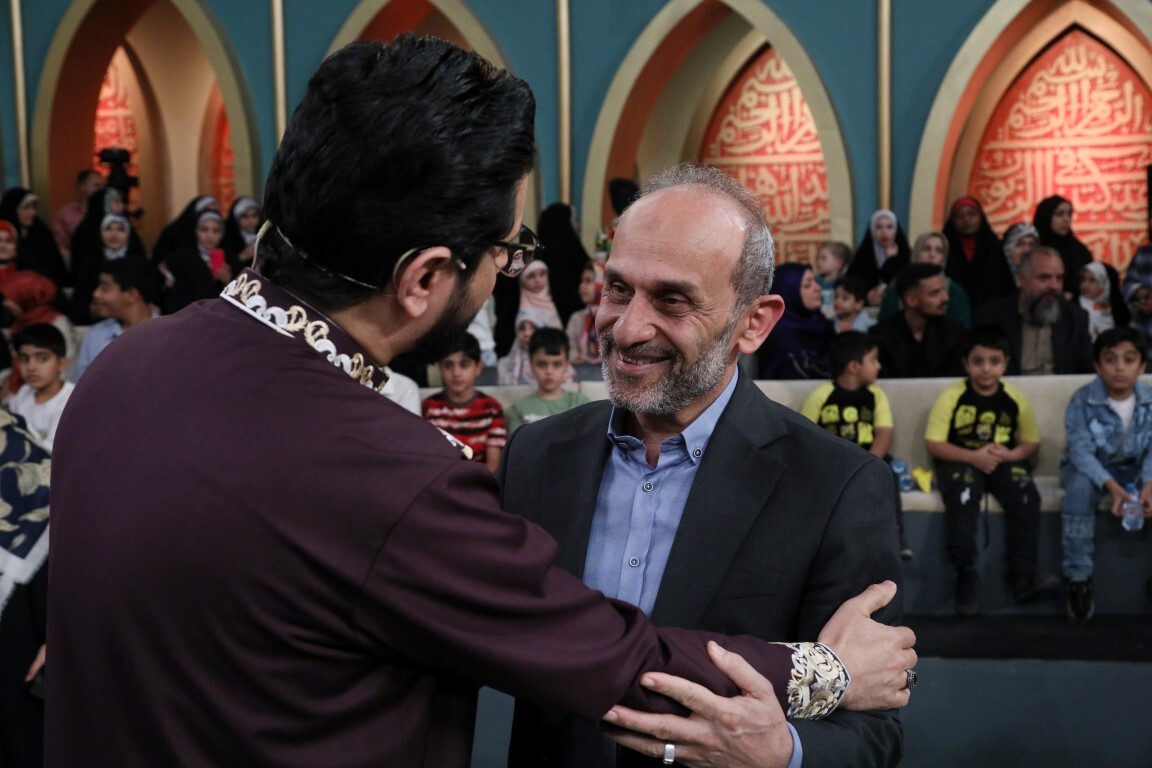 گزارش تصویری | بازدید پیمان جبلی از پشت صحنه «محفل ستارهها» گزارش تصویری | بازدید پیمان جبلی از پشت صحنه «محفل ستارهها»