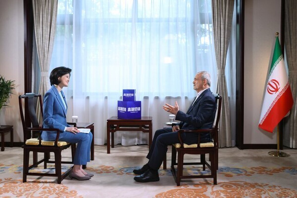 رئیس جمهور در گفت‌و‌گو با شبکه تلویزیونی CCTV چین گفت: ما آغازگر جنگ نبوده‌ایم و نخواهیم بود، اما اگر به ما حمله شود با قدرت در برابر آن خواهیم ایستاد. این باور و اعتقاد ماست. ما هرگز قرار نیست در برابر زور تسلیم شویم،