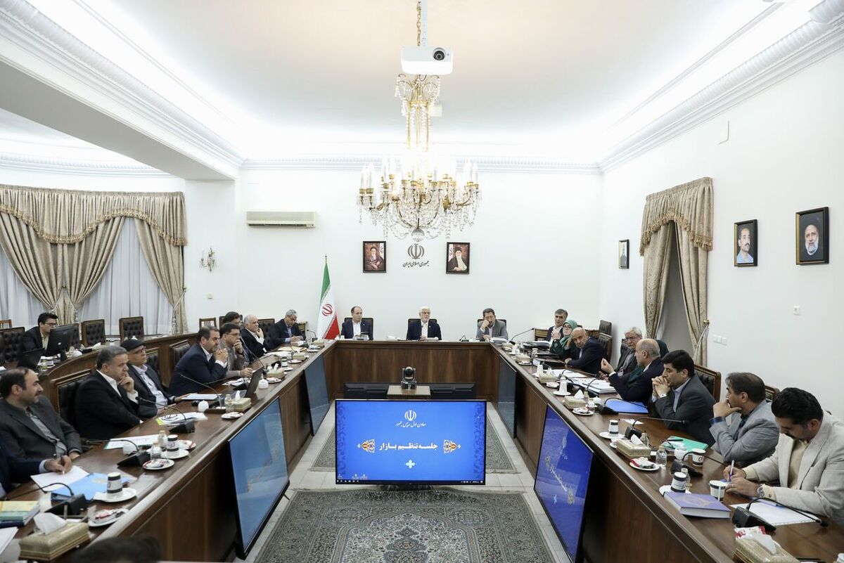 معاون اول رئیس جمهور گفت: باید عوامل اصلی گرانی برخی کالا‌ها و مواد غذایی به دقت بررسی شده و تصمیمات لازم برای مقابله با این عوامل گرفته شود.