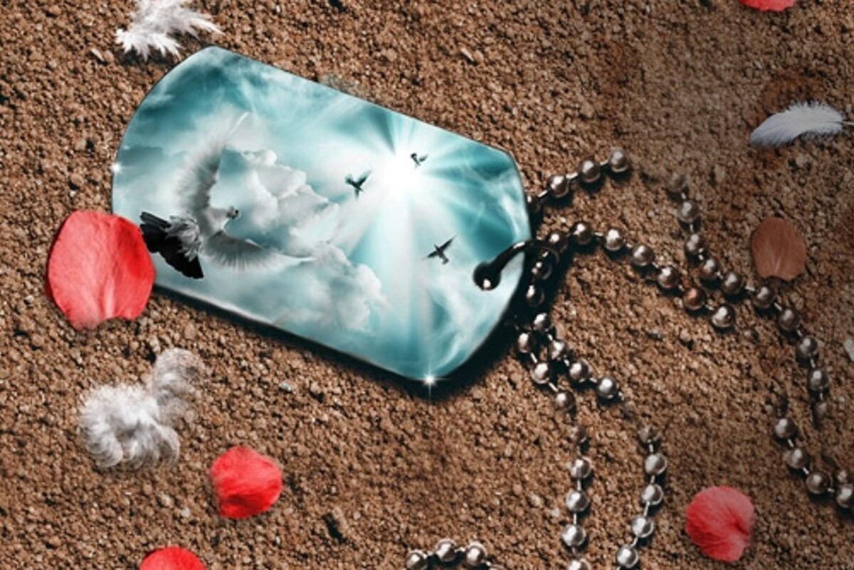 لحظه‌ای که در خانه‌ای به صدا درمی‌آمد، شاید سرنوشت یک زندگی برای همیشه تغییر می‌کرد. خبر شهادت، نه فقط یک خبر تلخ، که آزمونی برای صبر، ایمان و ایستادگی خانواده‌هایی بود که عزیزانشان را در راه خدا تقدیم کردند.