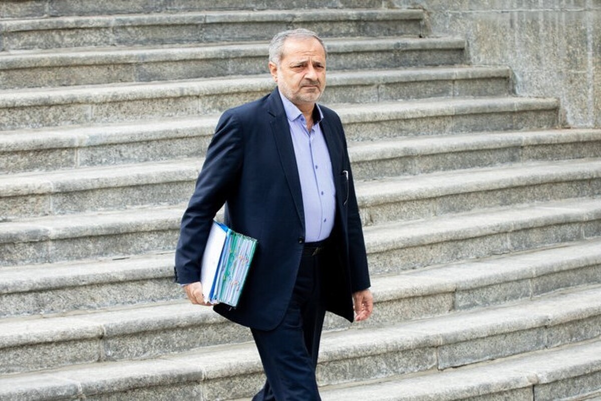 وزیر آموزش‌وپرورش گفت: بیش از ۸۵ هزار مجوز جذب نیرو آموزشی در طی یک سال گذشته صادر شده است که از این نظر، هیچ کمبود معلمی در سال تحصیلی جدید وجود ندارد.