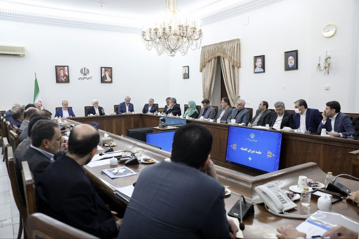 معاون اول رئیس‌جمهور با بیان اینکه دولت برای شرایط خاص برنامه دارد و حکمرانی در شرایط خاص تدوین شده است، گفت: ما داوطلب جنگ و بازگشت تحریم‌ها نیستیم و در صورت اجرای مکانیسم ماشه، پیش‌بینی‌های اقتصادی صورت گرفته است.