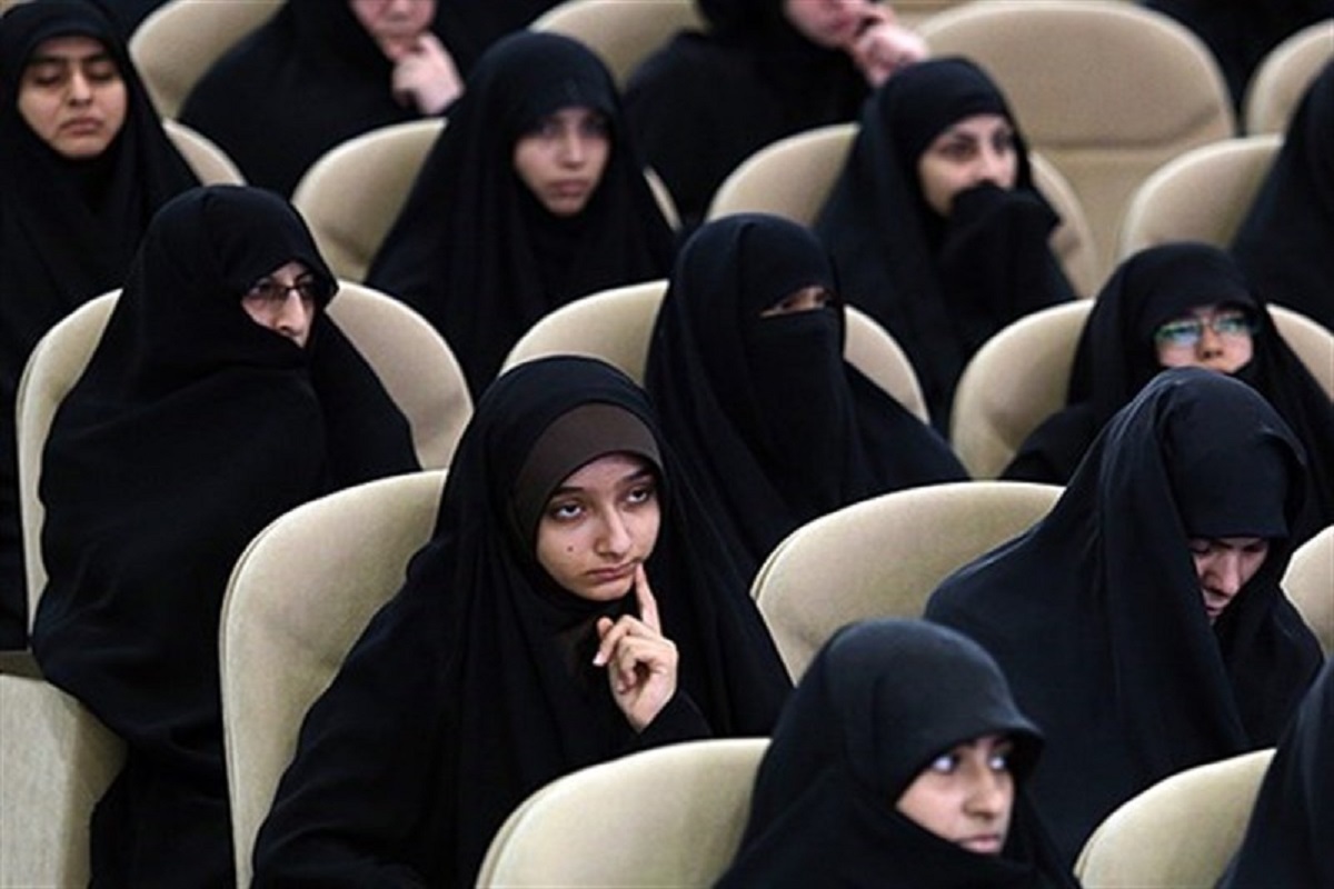 معاون آموزش و تربیت جامعه الزهرا(س) به طرح استاد پشتیبان به عنوان یکی از ابتکارات مهم برای طلاب غیرحضوری اشاره کرد.