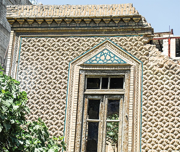 سردر فرو ریخته تاریخ سردر فرو ریخته تاریخ