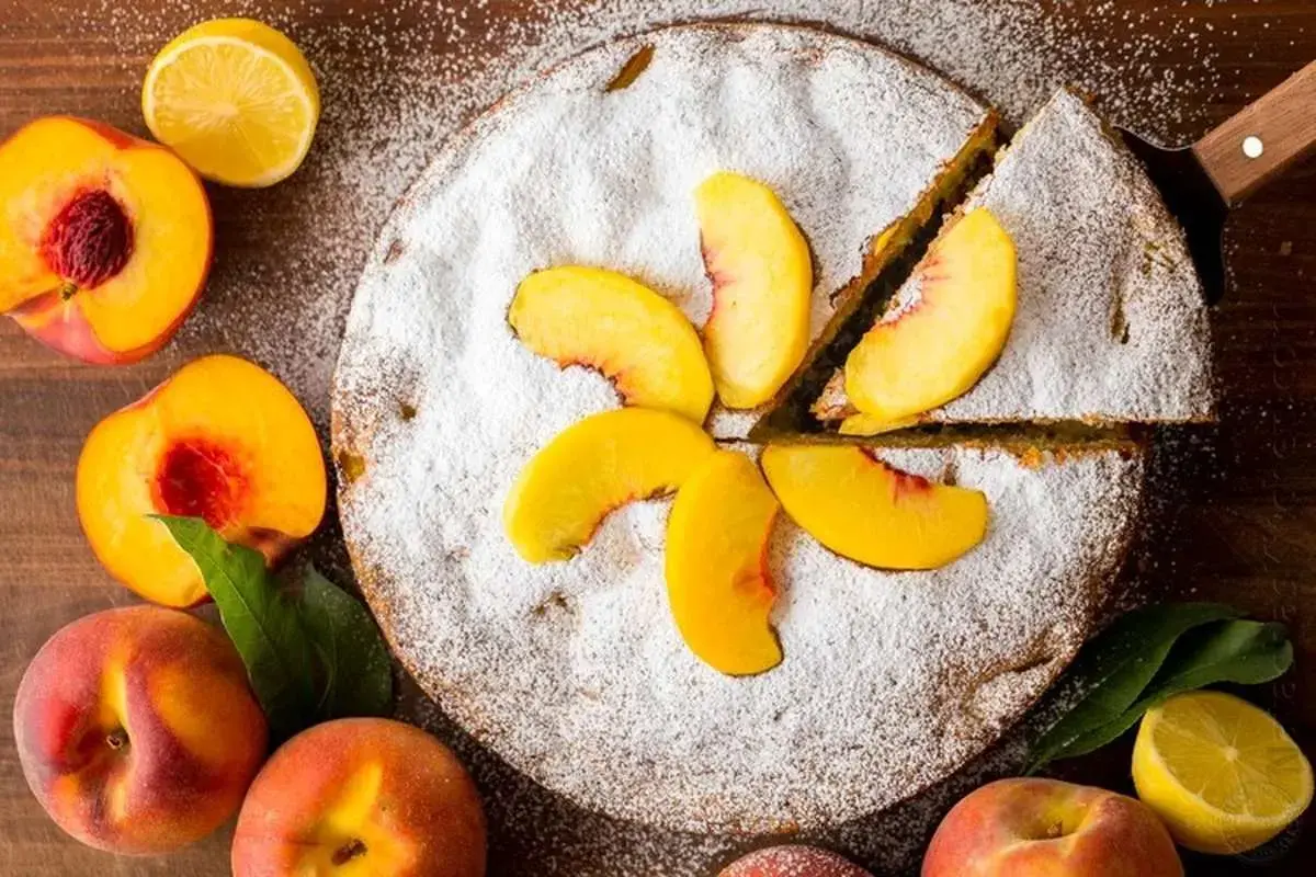طرز تهیه کیک هلو خانگی با طعمی جادویی برای عصرهای تابستان