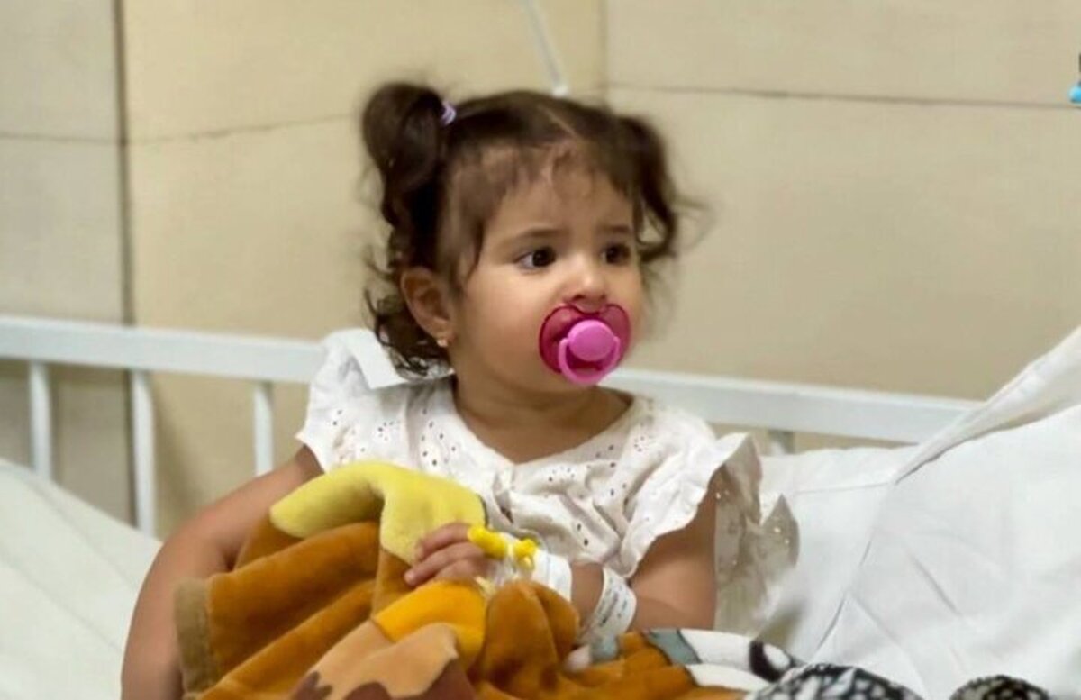 کودک ٢ ساله‌ای در مسیر منتهی به حرم امام رضا (ع) دچار خفگی شده بود، با احیای به‌موقع‌ امداگر جوان هلال‌احمر از مرگ حتمی نجات یافت.