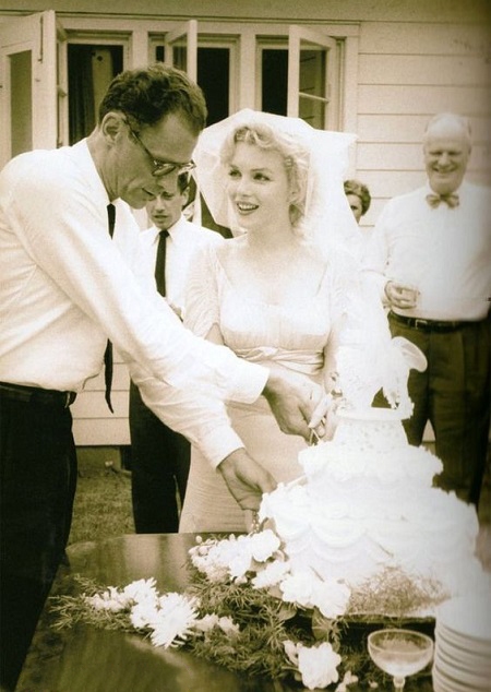 مریلین مونرو؛ عروس یهود و نماد انقلاب جنسی مریلین مونرو؛ عروس یهود و نماد انقلاب جنسی