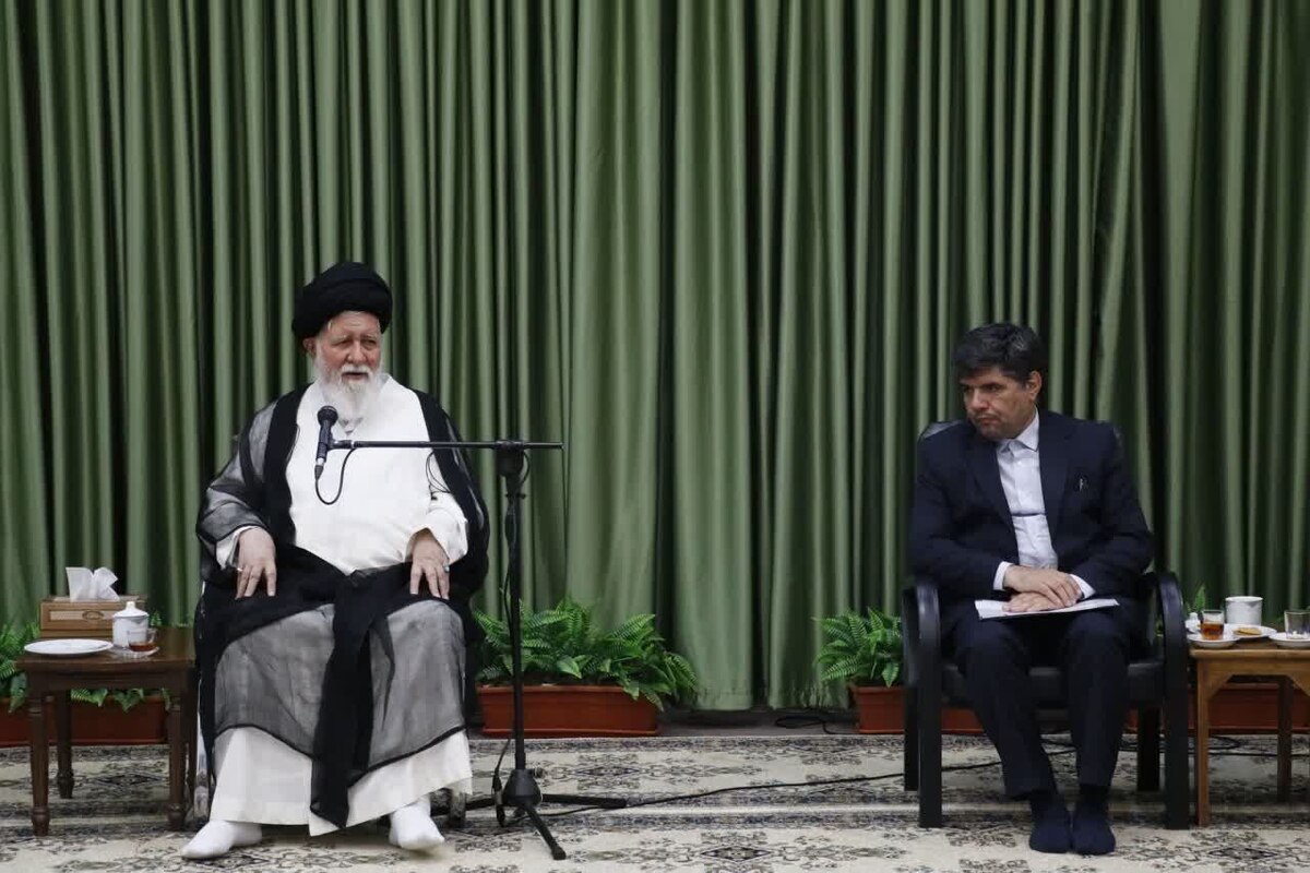 نماینده ولی‌فقیه در خراسان رضوی با تاکید بر ضرورت تشکیل قرارگاه ویژه دهه آخر صفر در مشهد مقدس گفت: امسال خدمت رسانی به زائران و مجاوران رضوی نسبت به سال‌های گذشته بسیار منسجم‌تر  صورت گرفت.