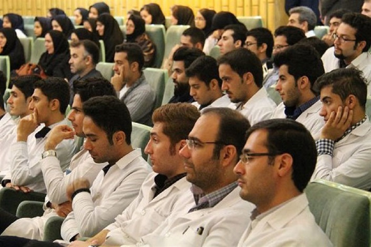 روند افزایش ظرفیت دانشجوی پزشکی باید متوقف شود