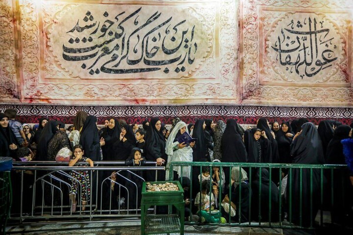 روایتی کوتاه از عشق و ارادت خادمان تبرکخانه حرم امام رضا(ع) به زائران و مجاوران رضوی را ببینید.