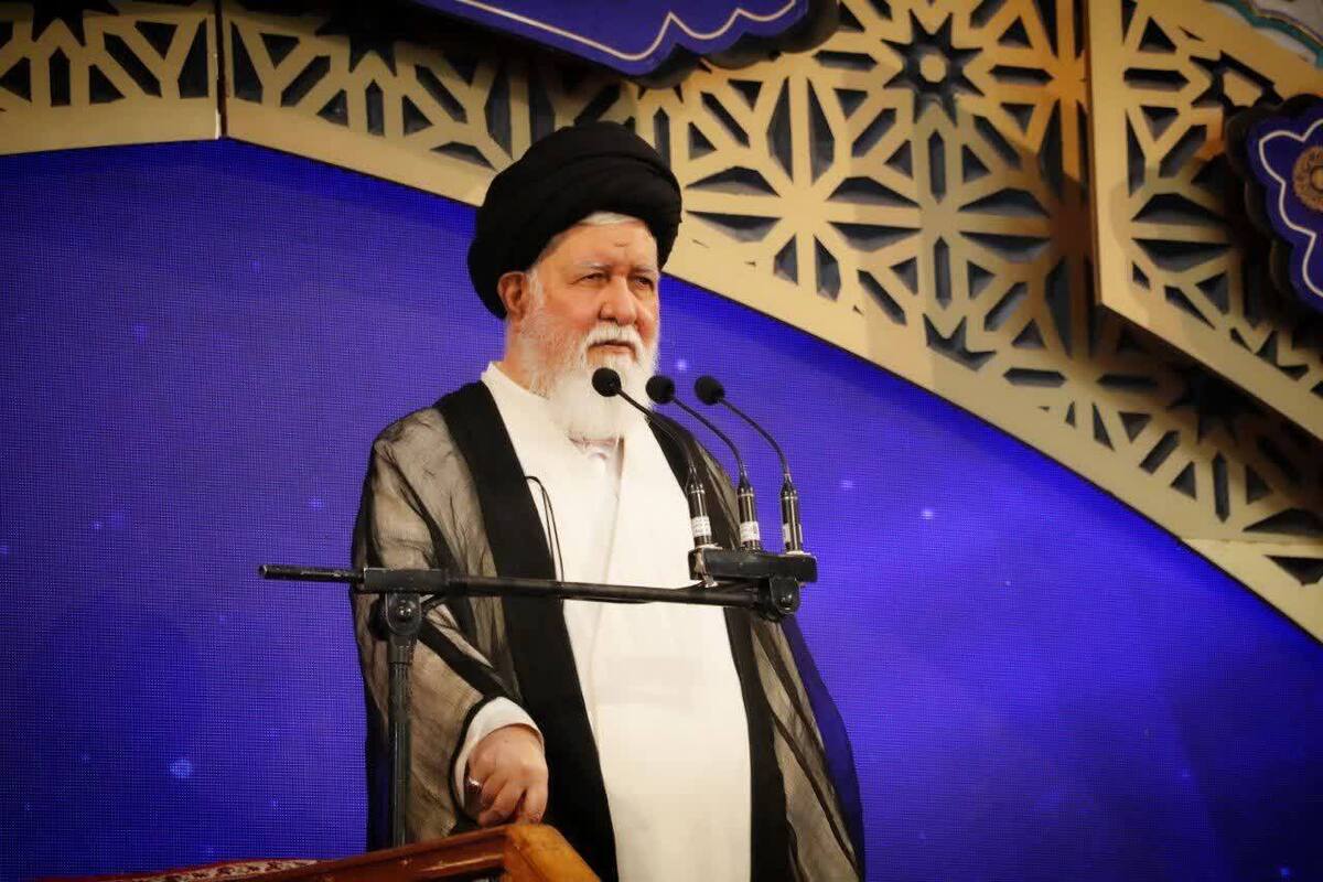 آیت‌الله علم‌الهدی: مکانیزم ماشه، عملیات روانی دشمن برای غفلت از جبهه اقتصادی و فرهنگی است