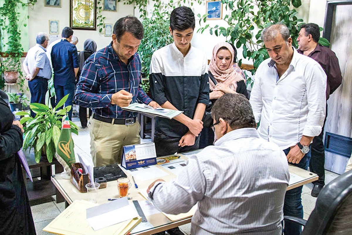 موضوع دریافت وجه هنگام ثبت نام دانش آموزان از سوی متولیان مدارس دولتی مسئله‌ای است که همه ساله با ابراز گلایه‌های مختلف از سوی خانواده‌ها همراه است.