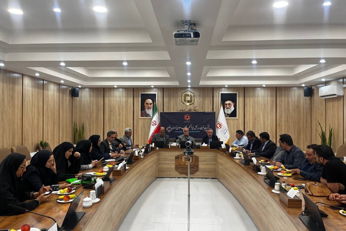 مدیرکل بنیاد مسکن انقلاب اسلامی خراسان رضوی گفت: بحران مسکن به روستاها رسیده است. حدود ۲۰۰ هزار خانوار در روستاها فاقد مسکن هستند، بنابراین باید به مسکن اقشار کم‌درآمد توجه ویژه شود، در غیر این صورت مهاجرت به حاشیه شهر اتفاق می‌افتد.