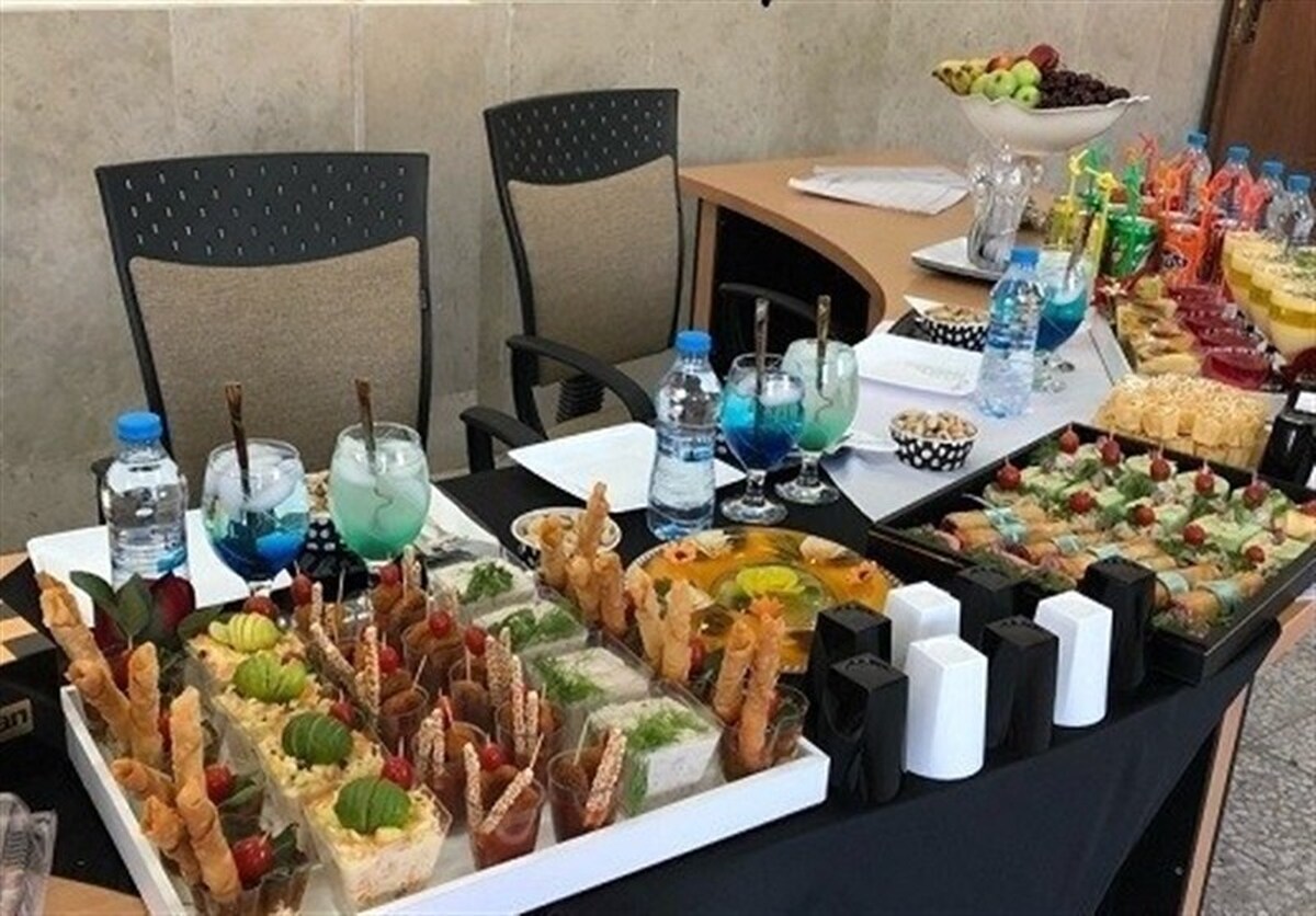 وزارت علوم: پذیرایی تشریفاتی و اهدای هدیه در جلسات دفاع ممنوع است