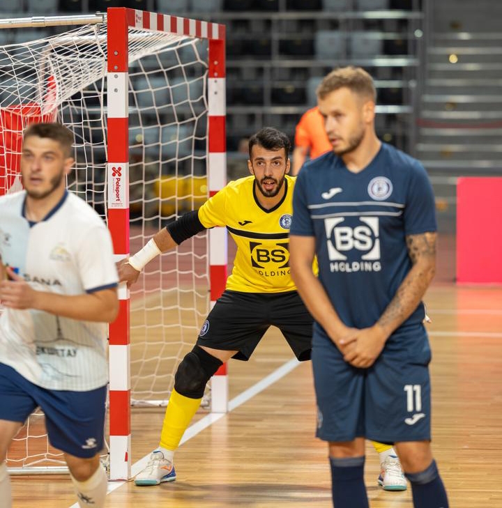 گلر لژیونر فوتسال مشهد: میخواهم گلر پرنده باشم! گلر لژیونر فوتسال مشهد: میخواهم گلر پرنده باشم!