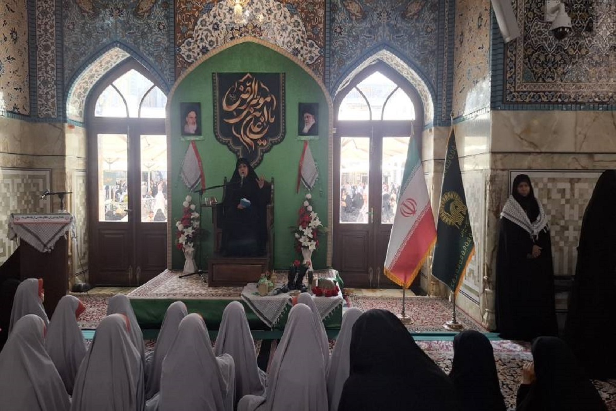 هم زمان با ایام گرامیداشت هفته دفاع مقدس، ویژه‌برنامه تبلیغی - مذهبی «فرزندان روح‌الله؛ حماسه‌سازان بی‌ادعا»، در حرم مطهر رضوی برگزار شد.