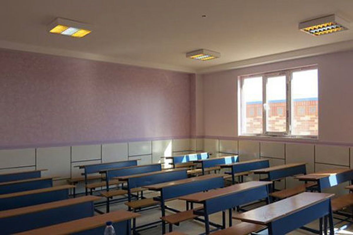 وزیر آموزش و پرورش با بیان اینکه با حمایت‌های دولت و پیگیری‌های رئیس‌جمهور، گام‌های مهمی در مسیر عدالت آموزشی برداشته شده است گفت: بخش مهمی از مدارس کانکسی و سنگی برچیده و به جای آن مدارس ایمن و استاندارد در اختیار دانش‌آموزان قرار گرفته است.