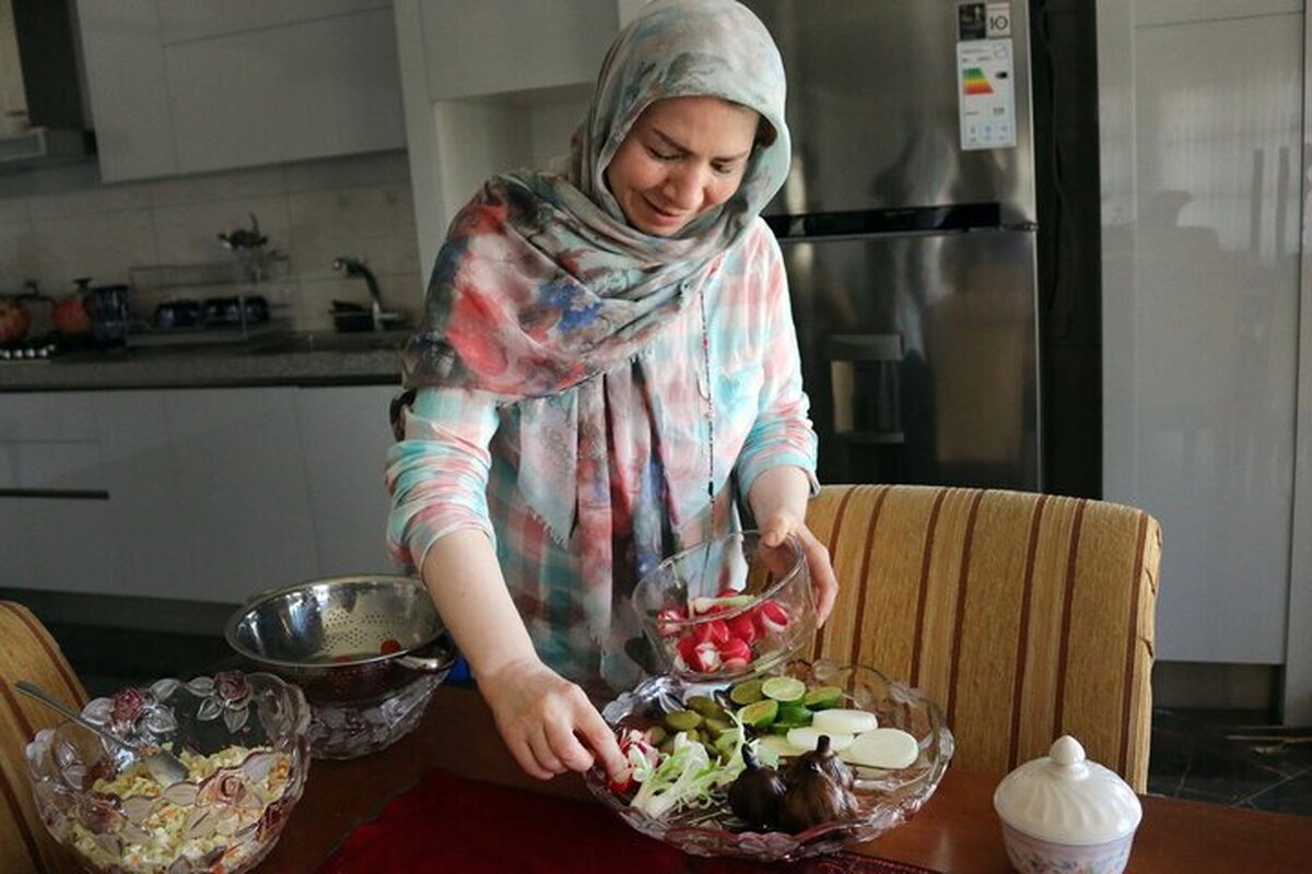 زن در تقاطع سنت و مدرنیته: بازخوانی نقش زن در فضای خانگی مدرن