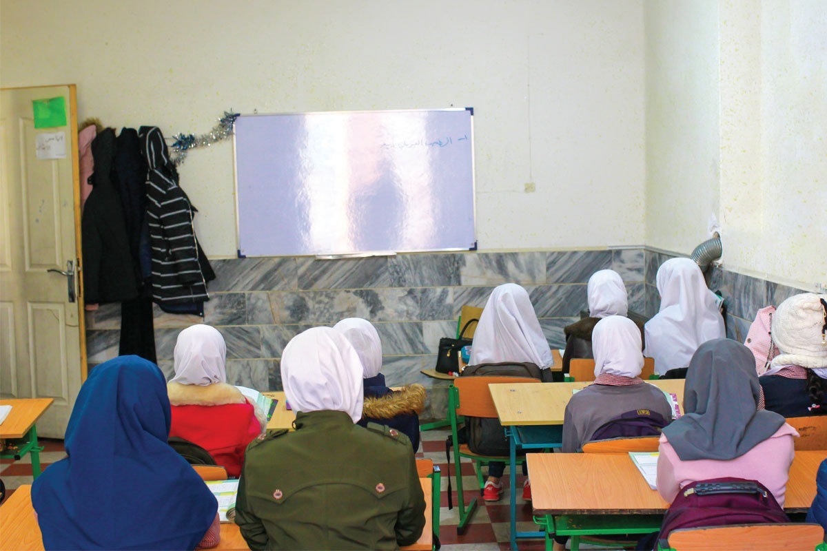 خراسان رضوی که  محل زندگی بخش زیادی از  جمعیت دانش آموزی کشور بعد از  استان تهران است، جزو پنج استان اول کشور در  طبقه بندی کمترین فضای آموزشی قرار گرفته است.