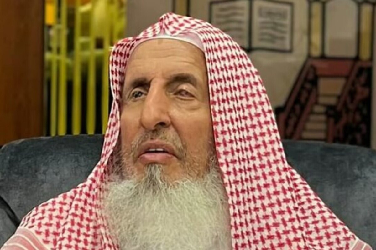 رسانه‌های سعودی امروز از مرگ عبدالعزیز بن عبدالله آل شیخ، مفتی اعظم این کشور و رئیس هیئت علمای ارشد آن خبر دادند.