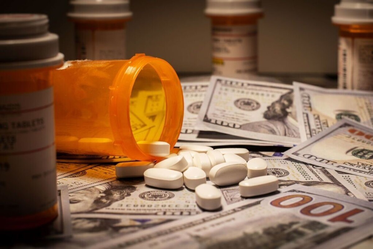 شرکت‌های داروسازی طی یک ماه اخیر اقدام به افزایش قیمت انواع محصولات خود کرده‌اند. این افزایش قیمت‌ها بسیار متعدد و متنوع است و در محدوده عجیب ۵ تا ۹۰ درصد قرار دارد!