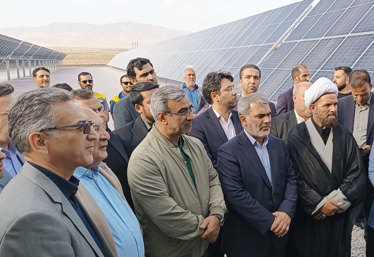 در مراسمی با حضور مظفری، استاندار خراسان رضوی، زنگنه، نماینده مردم تربت‌حیدریه، مه‌ولات و زاوه در مجلس شورای اسلامی، خدابنده، مدیرعامل شرکت توزیع نیروی برق خراسان رضوی و جمعی از مسئولان استانی و محلی، نیروگاه خورشیدی ۵ مگاواتی کارخانه سیمان زاوه با اعتباری بالغ بر ۱۵۰ میلیارد تومان به بهره‌برداری رسید.