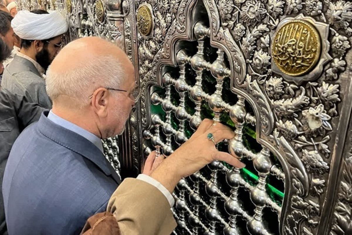 رئیس مجلس شورای اسلامی، امروز دهم مهرماه ۱۴۰۴، برای زیارت حرم حضرت معصومه (س) به شهر قم مشرف شد.