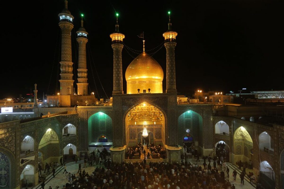 حاکمان بنی‌امیه و بنی‌عباس، به‌دنبال به حاشیه راندن و درنهایت حذف نام امامان و بزرگان دین بودند، بنابراین آنچه ما امروز با آن روبه‌رو هستیم، نه یک «خلأ تاریخی»، بلکه نتیجه بی‌مهری حاکمان طاغوت است.