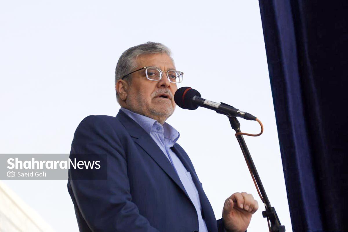 شهردار مشهد مقدس گفت: ایستگاه آتش‌نشانی میدان شریعتی با موقعیت راهبردی در نزدیکی بیمارستان‌های بزرگ و مراکز تجاری، می‌تواند زمان حضور نیروها را به کمتر از چهار دقیقه کاهش دهد؛ بنابراین باید در ساخت این ایستگاه تسریع شود.