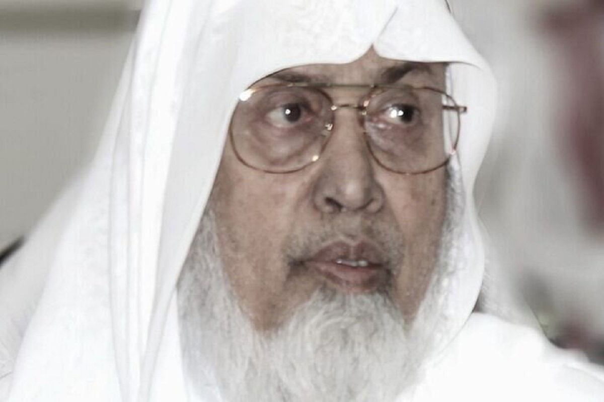 «شیخ بشیر احمد صدیق»، شیخ‌القراء مسجدالنبی (ص)، امروز دهم مهرماه ۱۴۰۴، در نودسالگی دار فانی را وداع گفت.