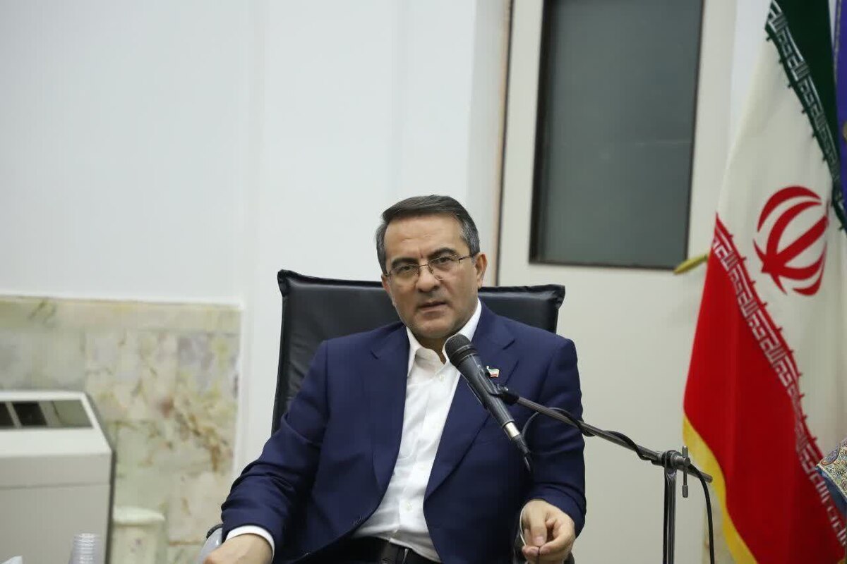 معاون رییس‌جمهور و رییس سازمان امور اداری و استخدامی گفت: رویکرد اصلی دولت چهاردهم توجه به استان‌ها و معیشت مردم است، به‌ویژه استان‌هایی که به اندازه کافی از امکانات و منابع برخوردار نیستند.