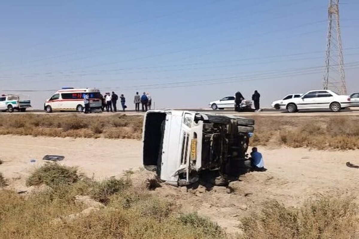 رئیس اورژانس پیش‌بیمارستانی و مدیریت حوادث دانشگاه علوم پزشکی آبادان از مصدوم‌شدن ۲۴ نفر در پی انحراف یک دستگاه مینی‌بوس در محور آبادان - ماهشهر خبر داد.
