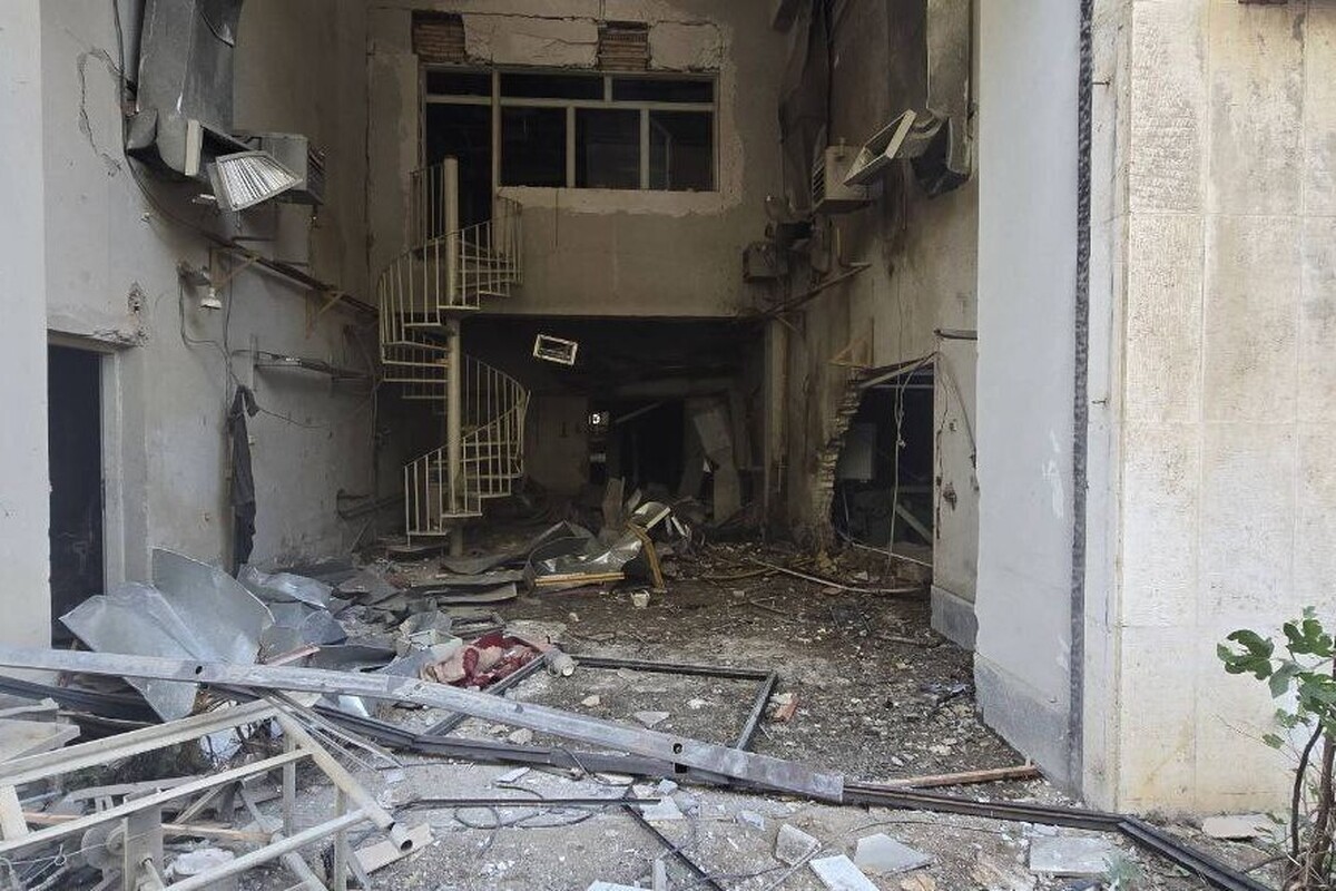 انفجار در دانشکده فنی دانشگاه تهران در خیابان کارگر شمالی باعث کشته شدن یک نفر و مجروح شدن دو دانشجو شد. به گفته جلال ملکی، سخنگوی سازمان آتش‌نشانی، سلیندر هیدوژن در آزمایشگاه ساختمانی با کاربری آموزشی (دانشکده فنی دانشگاه تهران) که در طبقه همکف قرار داشت، به‌طور ناگهانی منفجر شد که بر اثر آن بخشی از دیوارها و پنجره‌های آزمایشگاه تخریب شد.