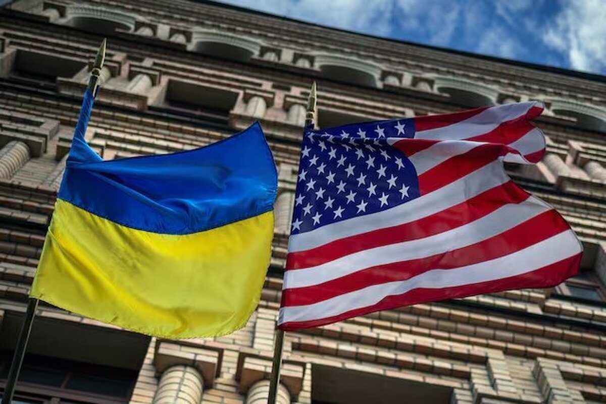 شبکه تلویزیونی ان.‌بی.‌سی امروز (جمعه) به نقل از منابع آگاه گزارش داد که دونالد ترامپ قصد دارد تبادل اطلاعات بیشتر با اوکراین را برای کمک به این کشور در حمله به تاسیسات نفت و گاز روسیه تصویب کند.