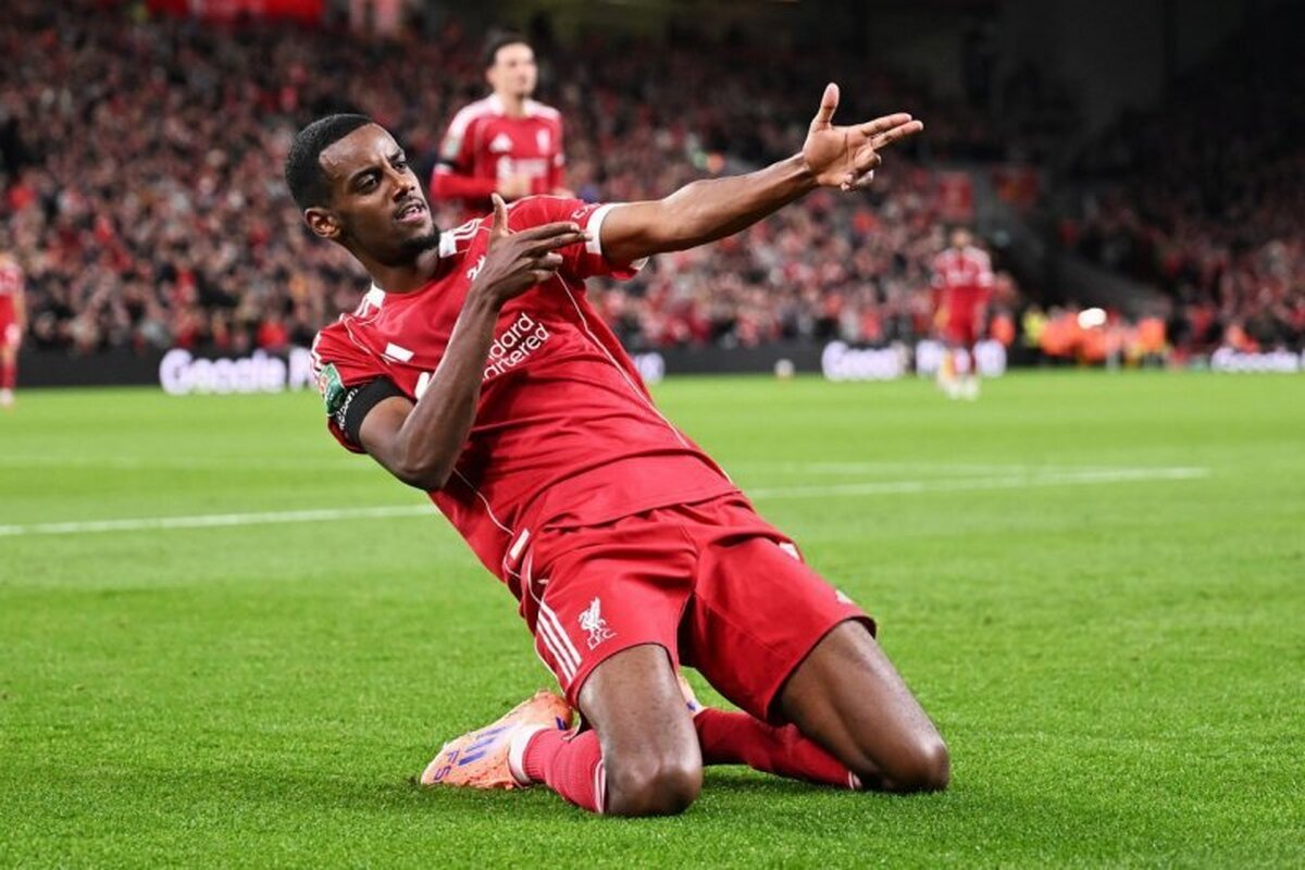 مهاجم لیورپول در فهرست بارسا بود